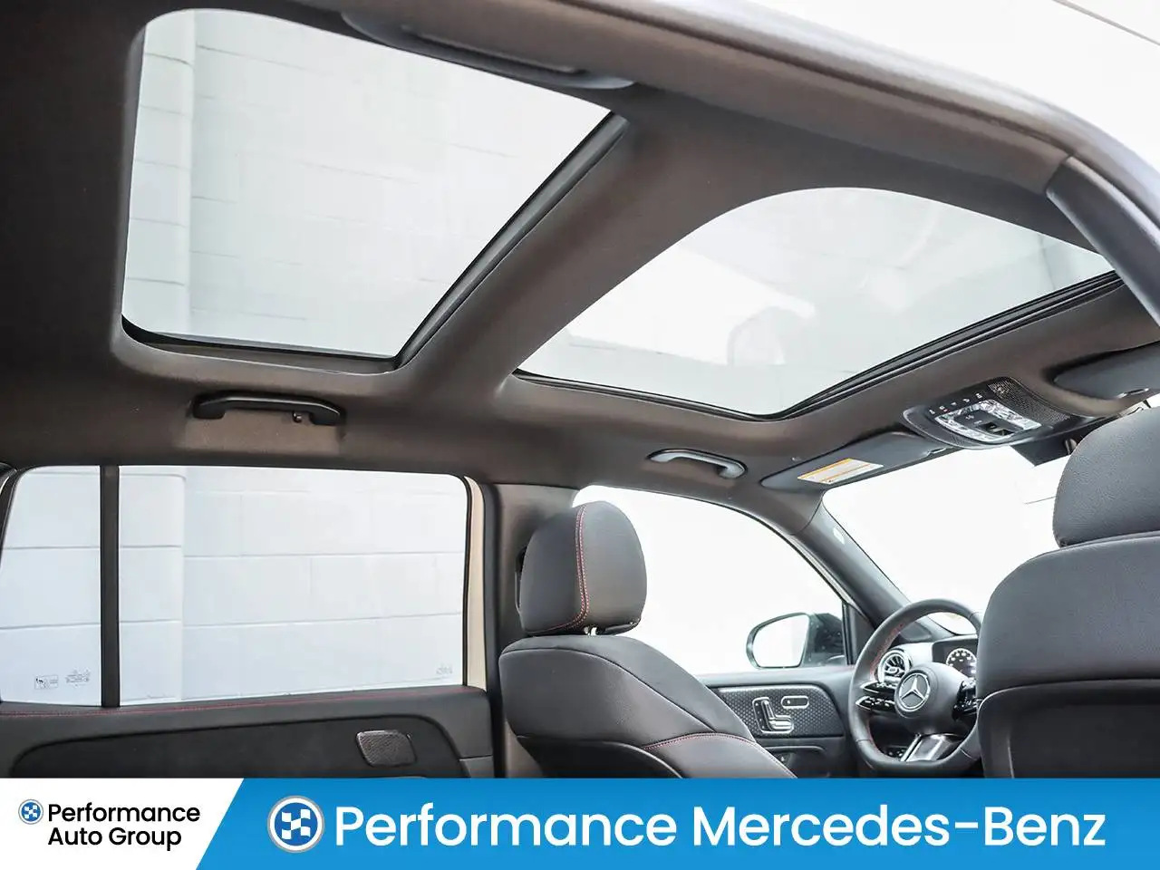 Mercedes-Benz GLB photo Mercedes-Benz GLB