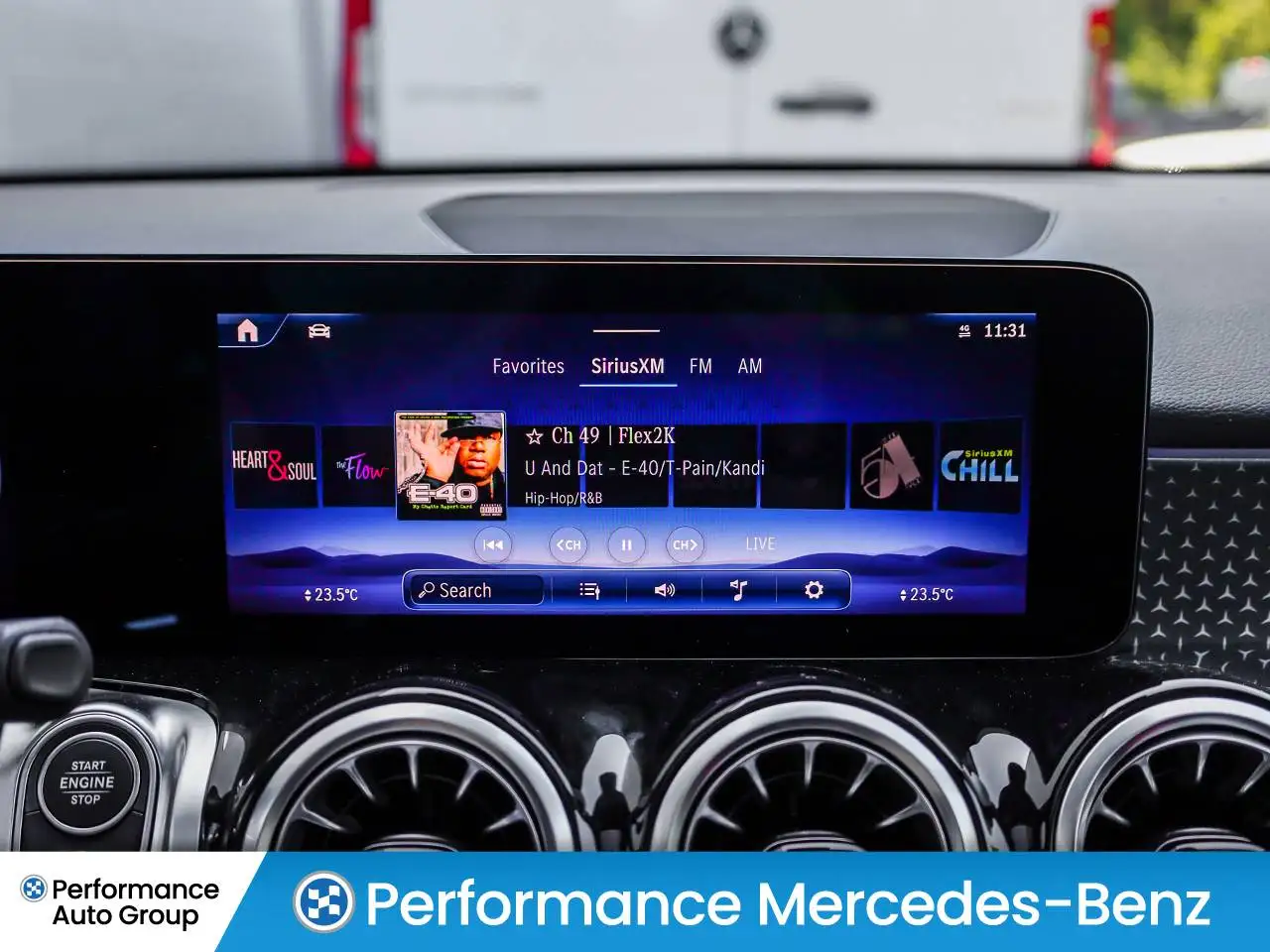 Mercedes-Benz GLB photo Mercedes-Benz GLB