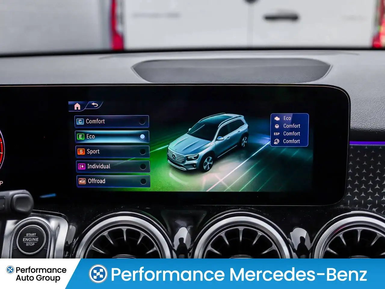 Mercedes-Benz GLB photo Mercedes-Benz GLB