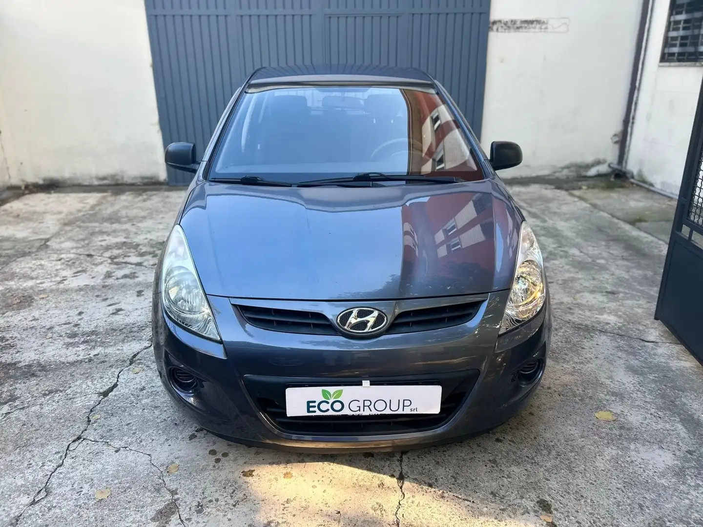 Hyundai i20 i20 5p 1.2 Classic FL Gris - 1