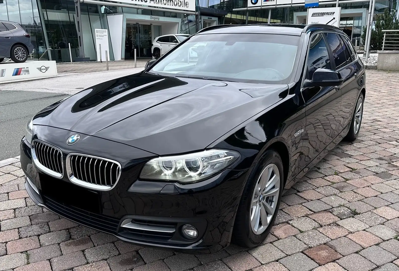 BMW 520 d xDrive Touring Aut.*1.Be*Pickerl&Service Neu* Schwarz - 1