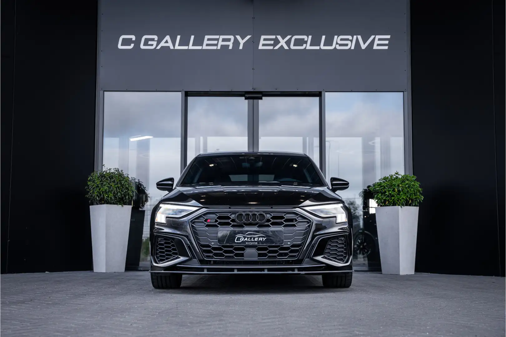 Audi S3 Sportback 2.0 TFSI quattro | Panorama | B&O | Memo Zwart - 2