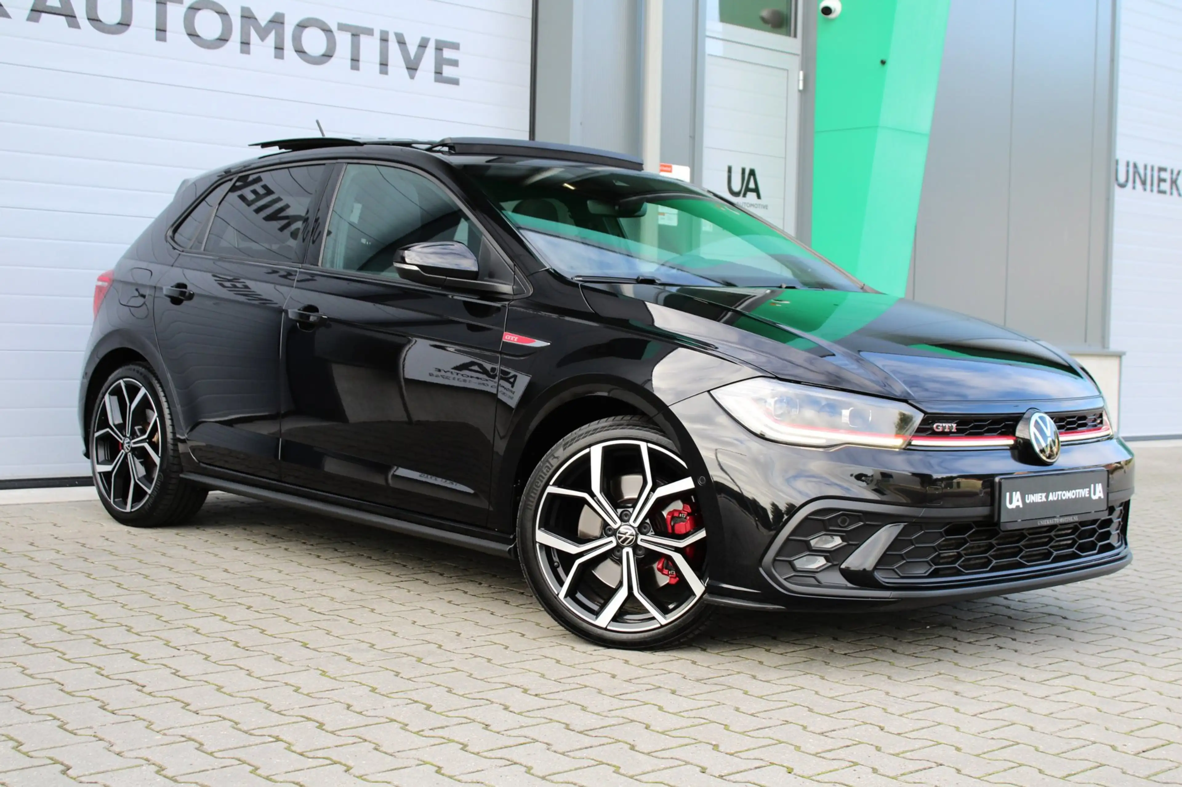 Volkswagen Polo GTI 2.0 TSI | DSG | LED IQ-MATRIX | 18" | PANO | ACC | — photo 10