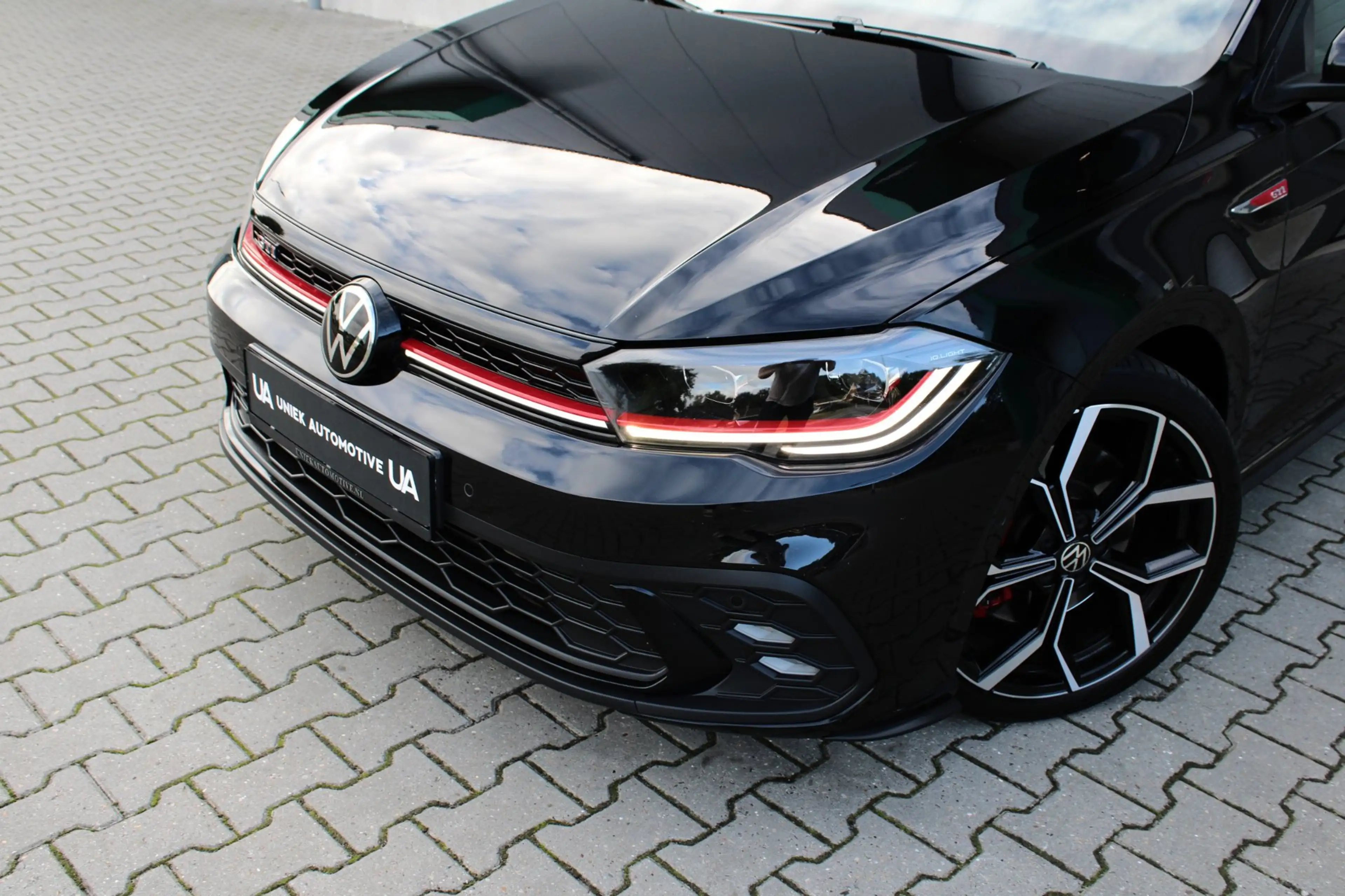 Volkswagen Polo GTI 2.0 TSI | DSG | LED IQ-MATRIX | 18" | PANO | ACC | — photo 19