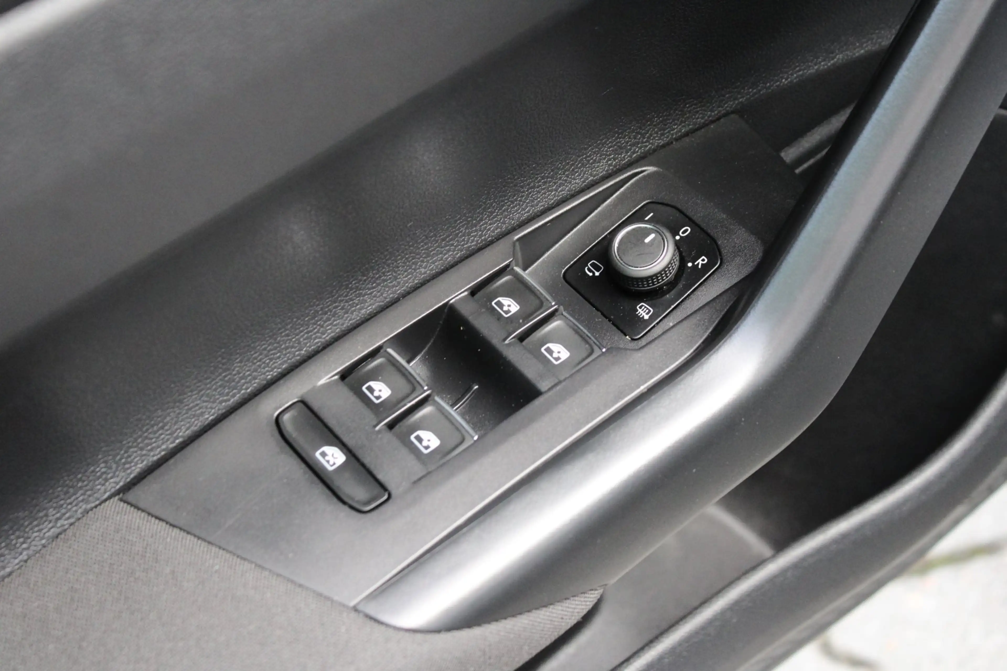 Volkswagen Polo GTI 2.0 TSI | DSG | LED IQ-MATRIX | 18" | PANO | ACC | — photo 32