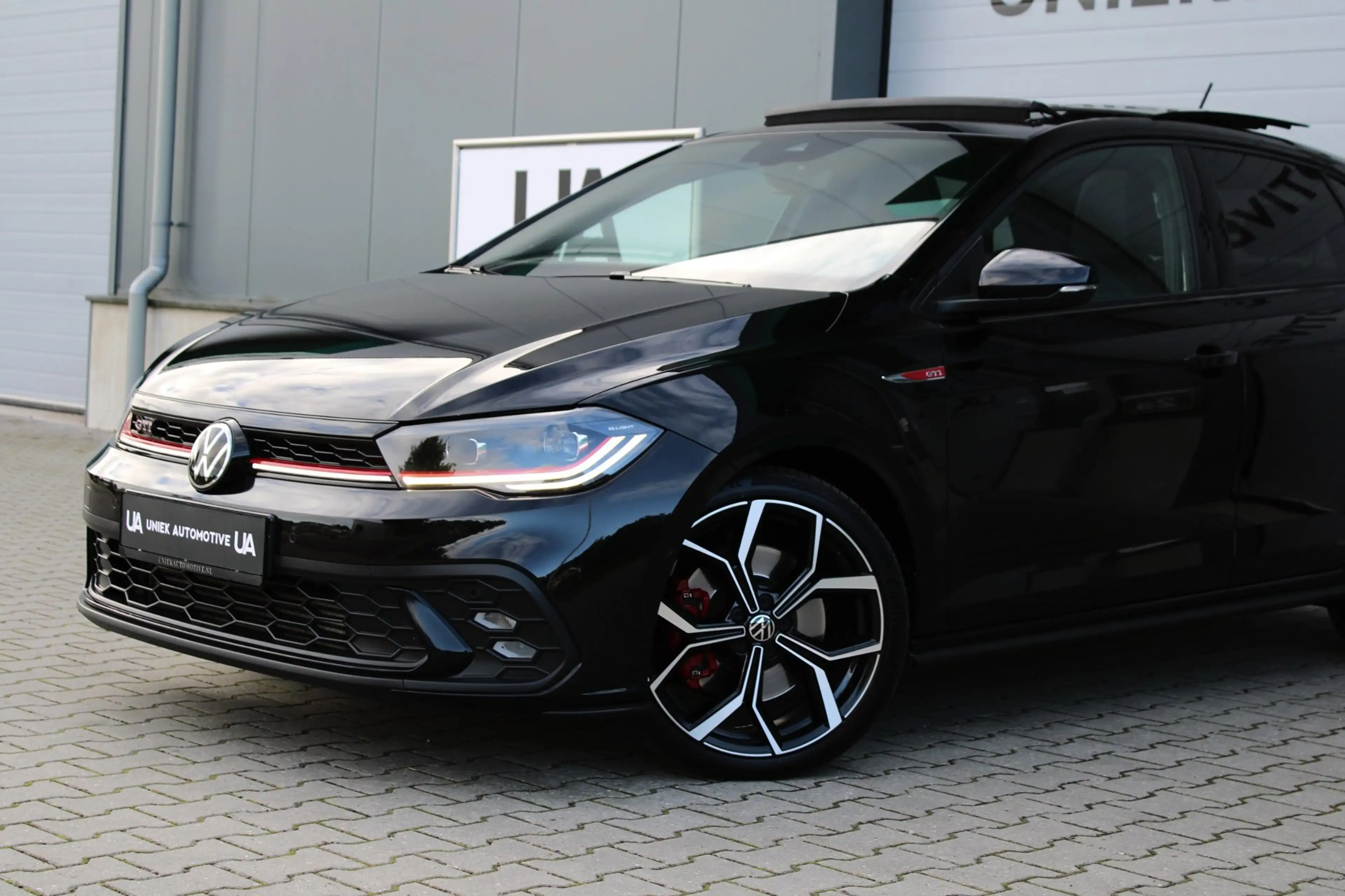 Volkswagen Polo GTI 2.0 TSI | DSG | LED IQ-MATRIX | 18" | PANO | ACC | — photo 18