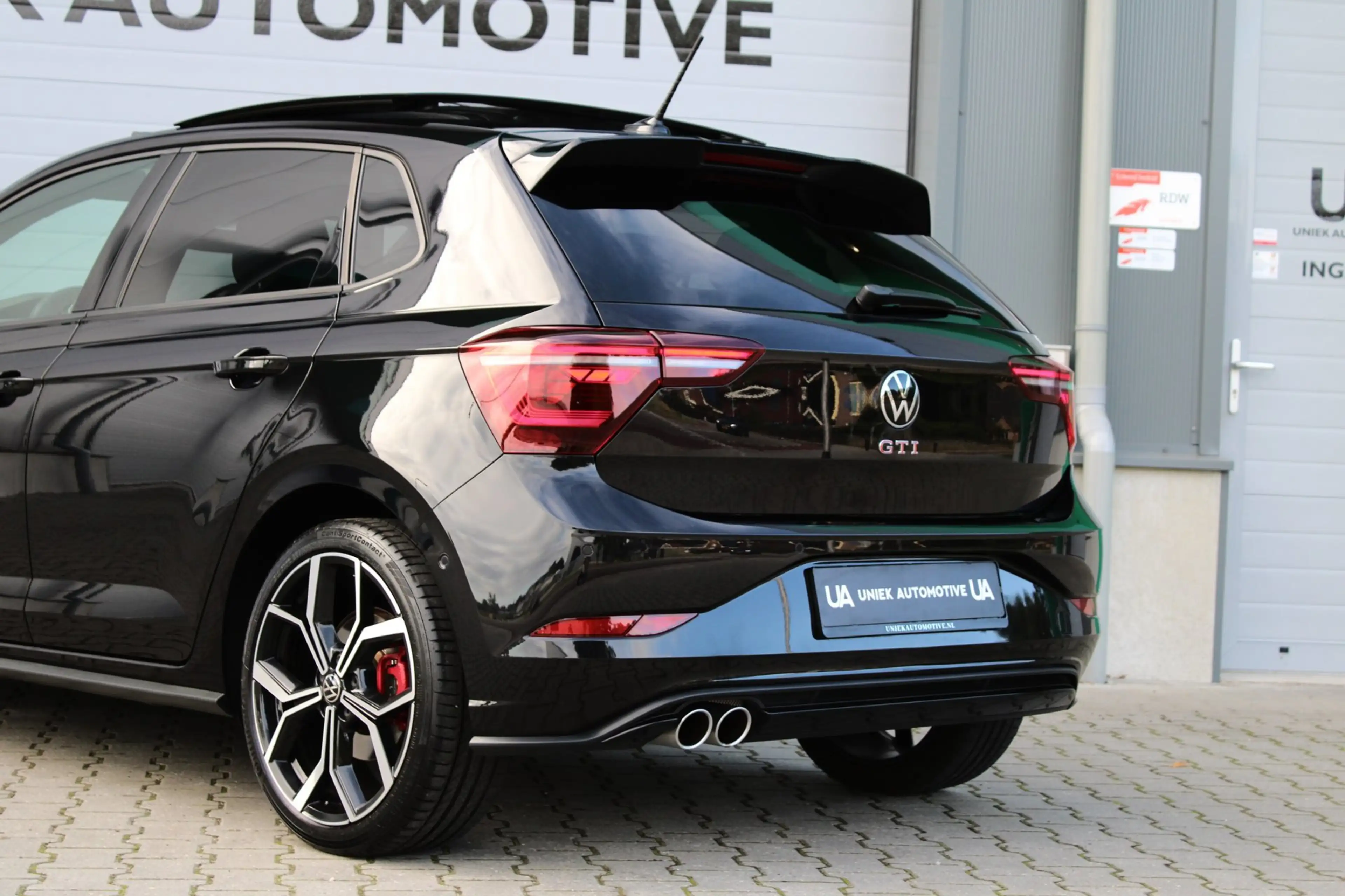 Volkswagen Polo GTI 2.0 TSI | DSG | LED IQ-MATRIX | 18" | PANO | ACC | — photo 4