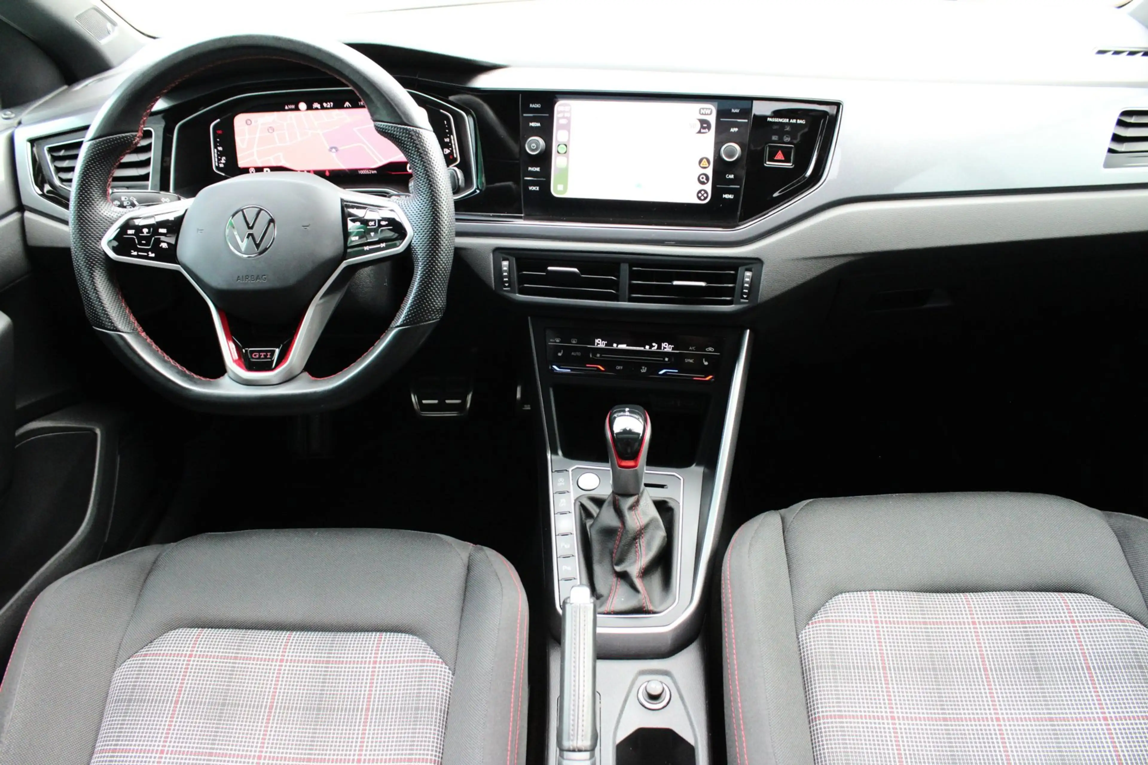 Volkswagen Polo GTI 2.0 TSI | DSG | LED IQ-MATRIX | 18" | PANO | ACC | — photo 34
