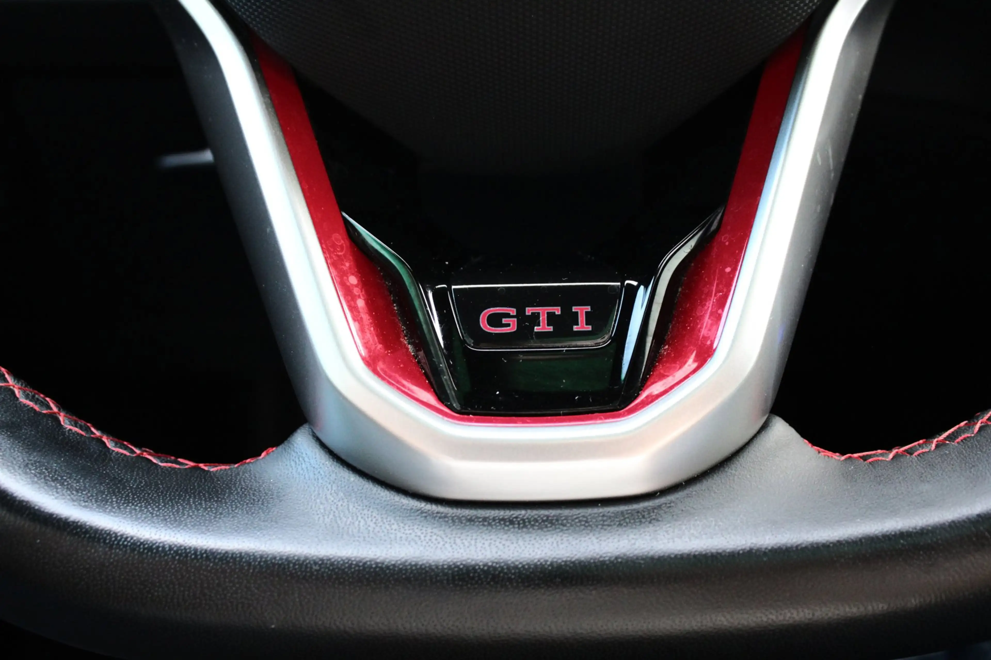 Volkswagen Polo GTI 2.0 TSI | DSG | LED IQ-MATRIX | 18" | PANO | ACC | — photo 29