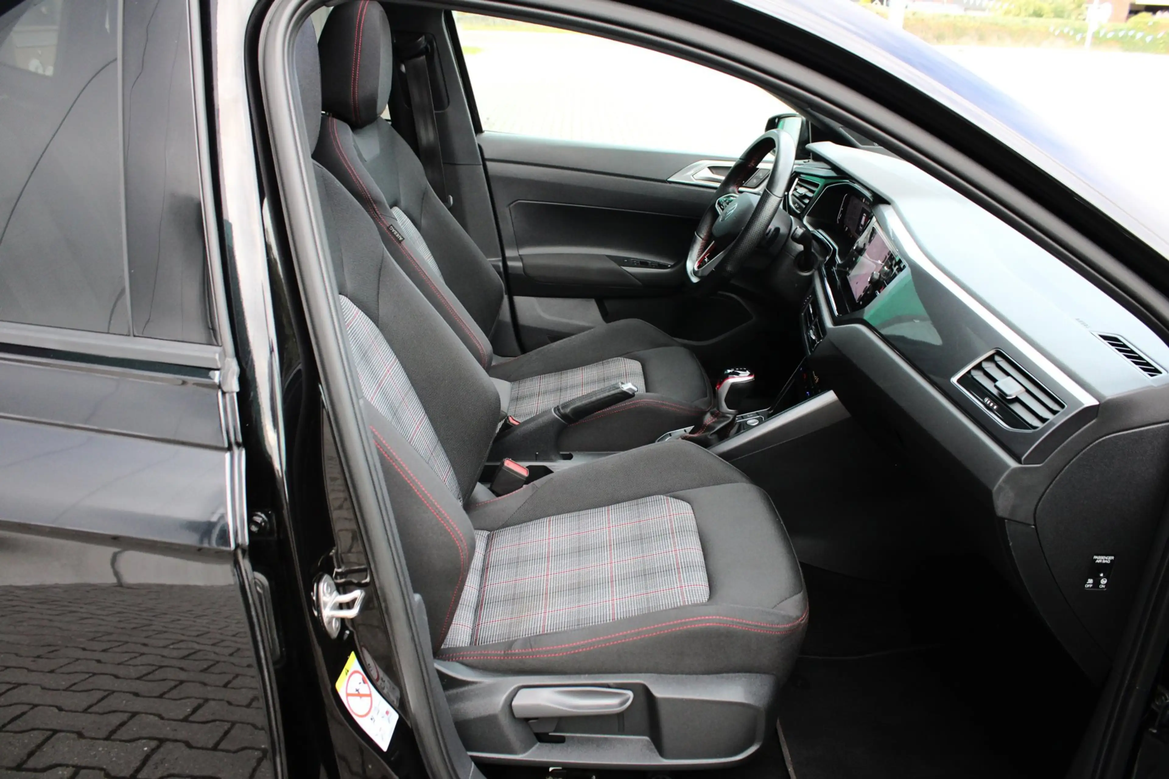 Volkswagen Polo GTI 2.0 TSI | DSG | LED IQ-MATRIX | 18" | PANO | ACC | — photo 48