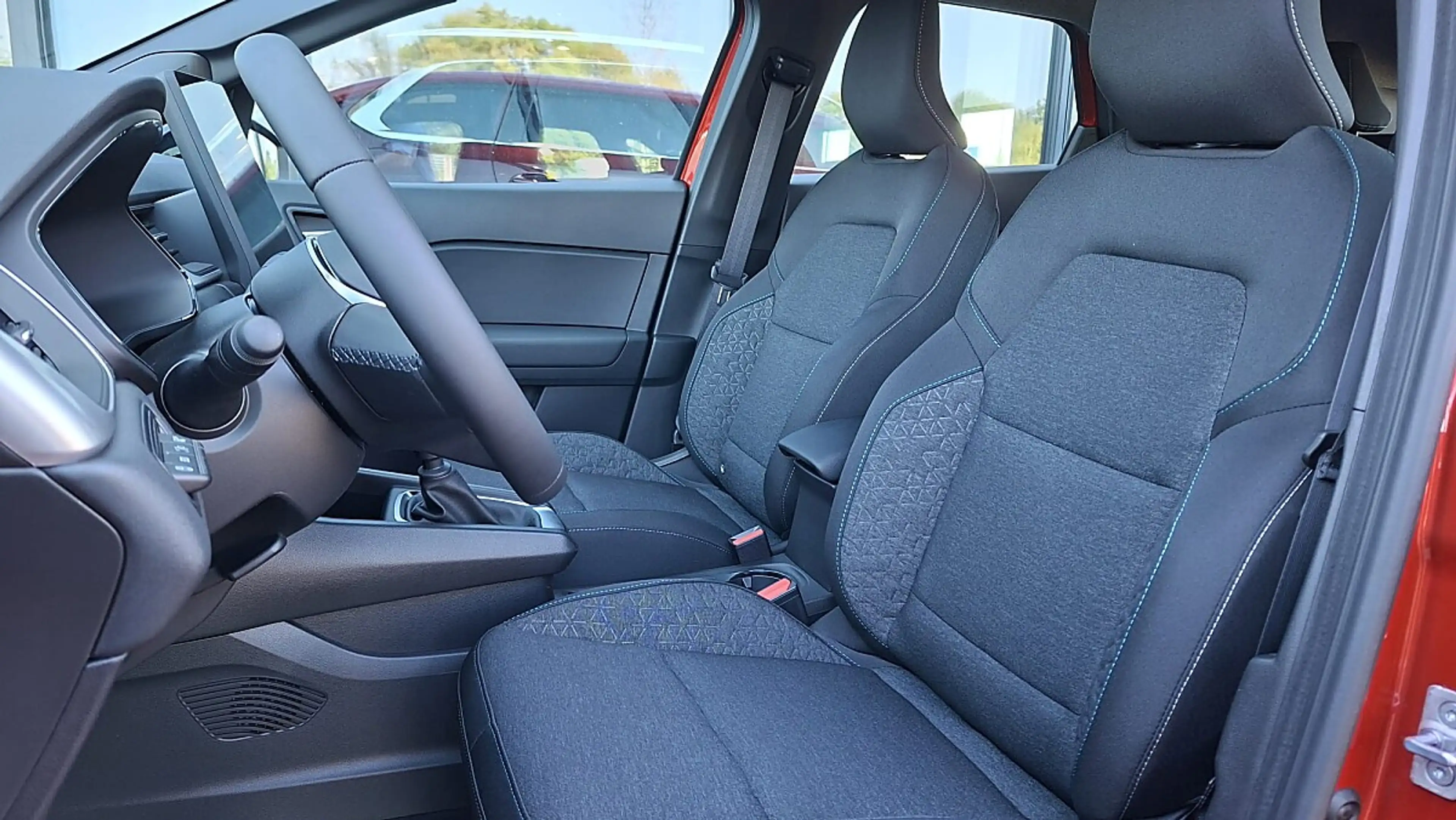 Mitsubishi Grandis Invite 1,3 l DI-T MHEV — photo 8