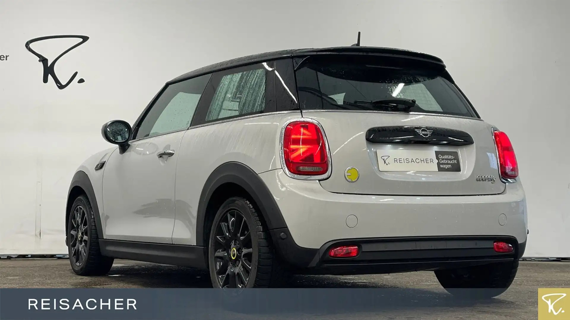 MINI Cooper SE A Classic-Trim RFK PDC SHZ LED 16" LM Grau - 2