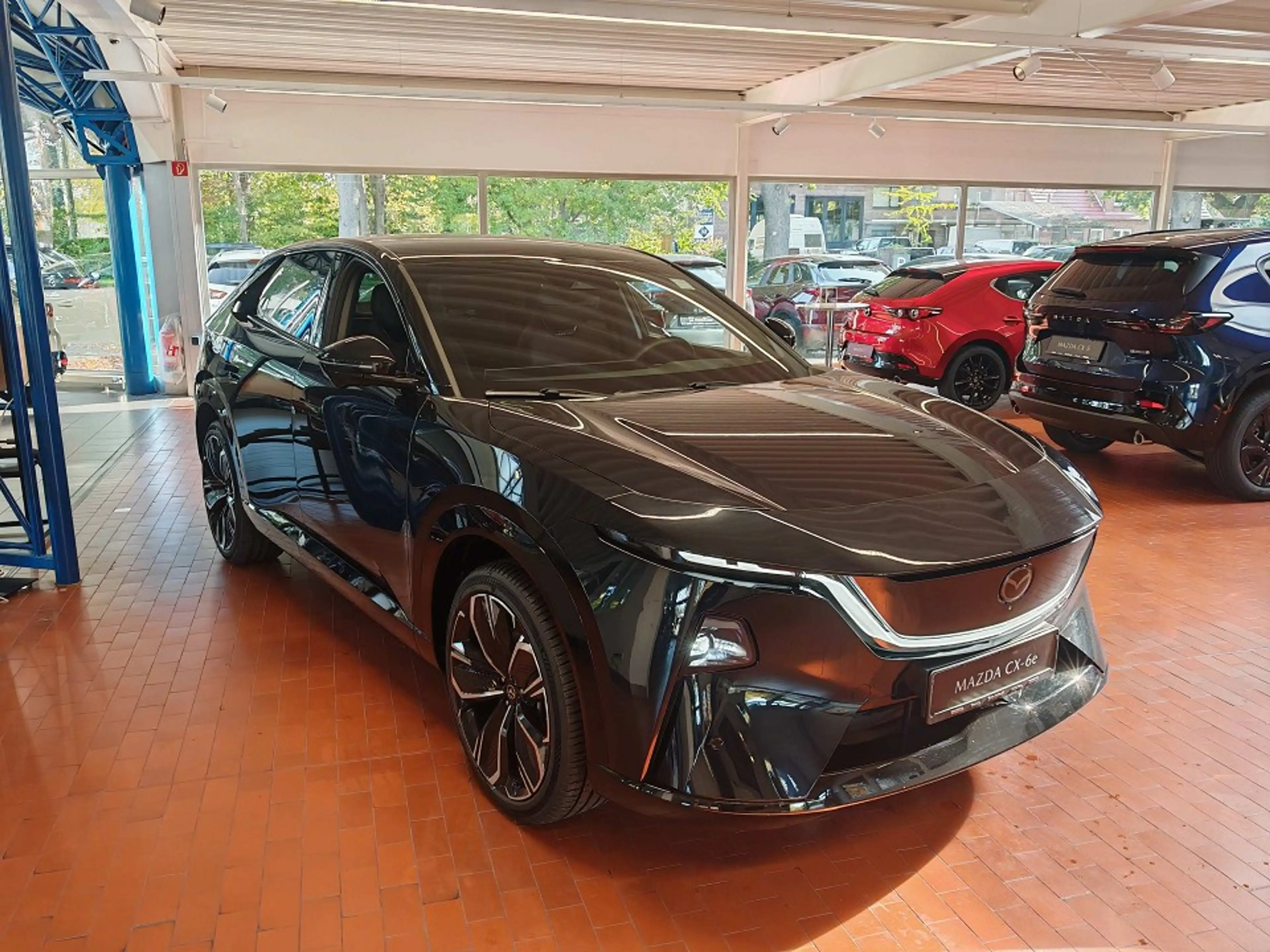 Mazda CX-6e EV 258ps — photo 3
