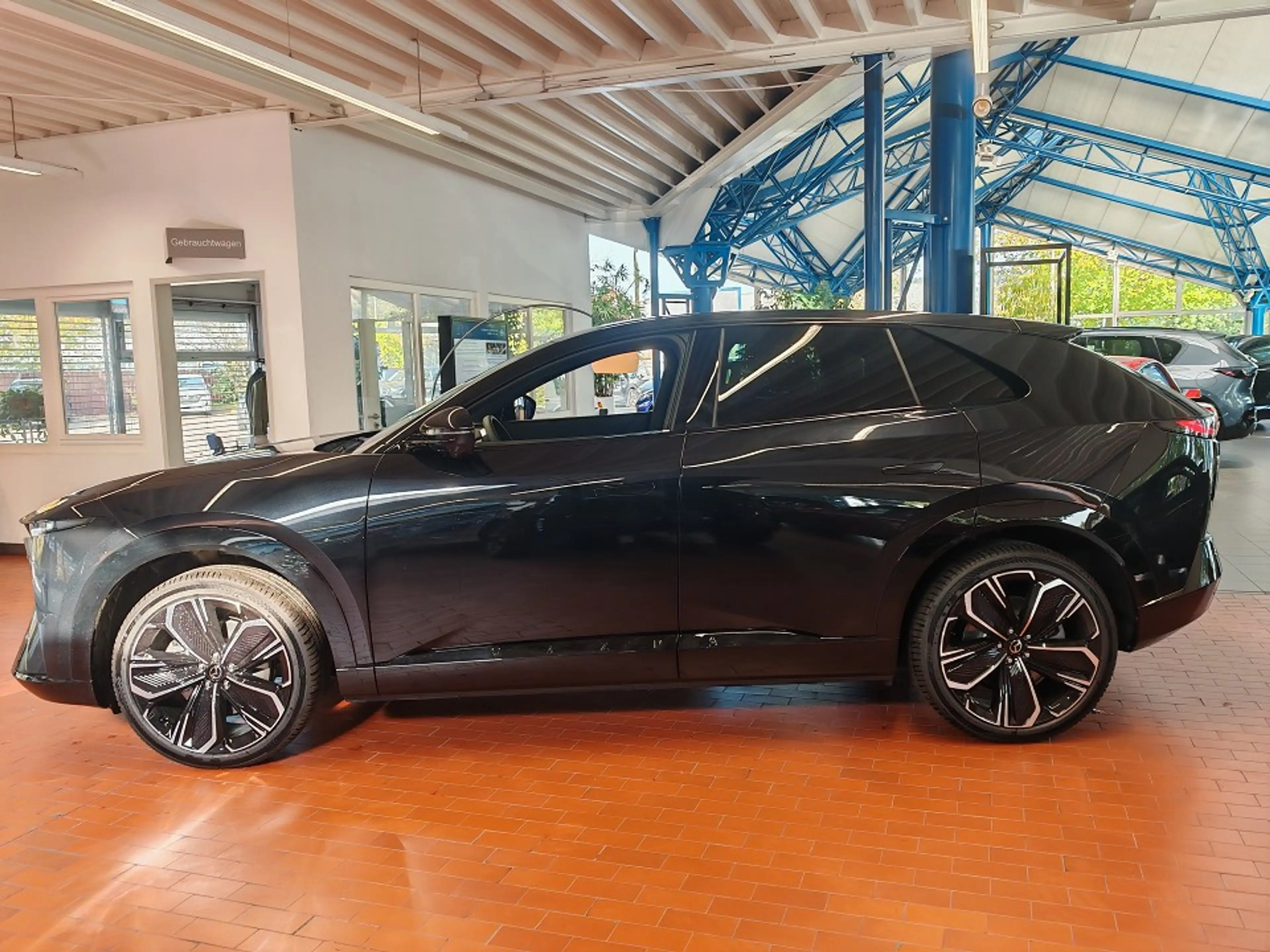 Mazda CX-6e EV 258ps — photo 13
