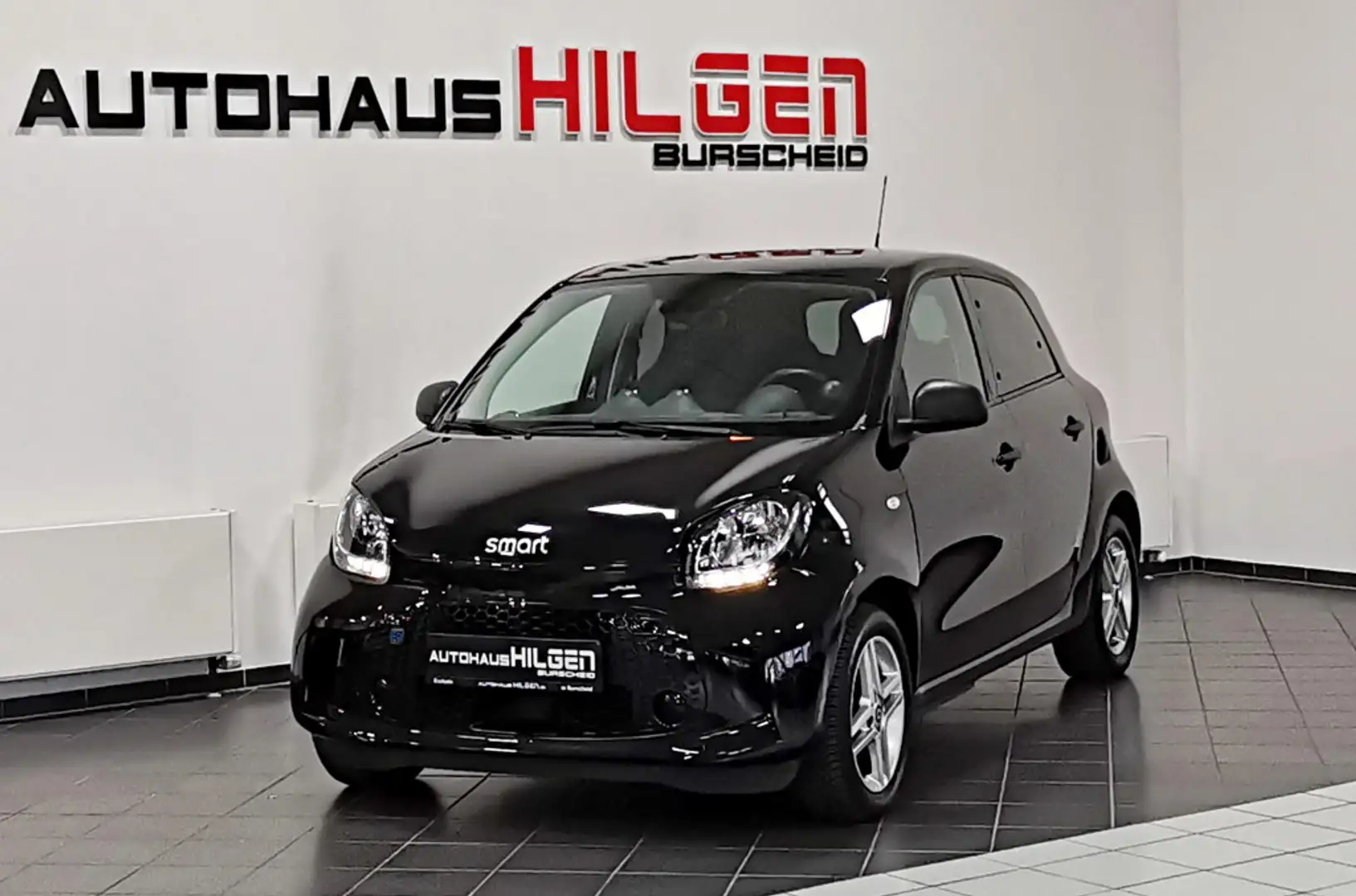 smart forFour EQ*Advanced*1.Hand*CarPlay*Tempomat*PDC Schwarz - 1