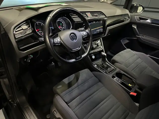 Volkswagen Touran view 14