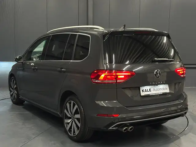 Volkswagen Touran view 3