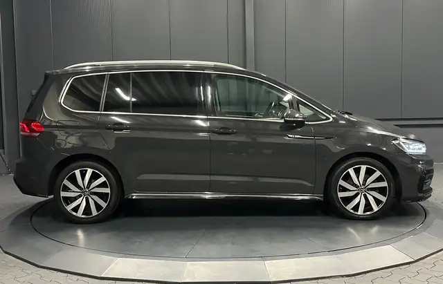 Volkswagen Touran view 6