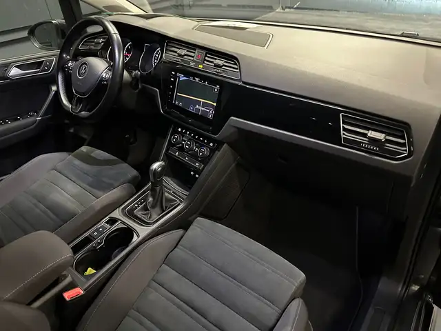 Volkswagen Touran view 9