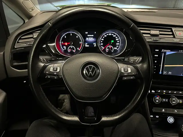 Volkswagen Touran view 15