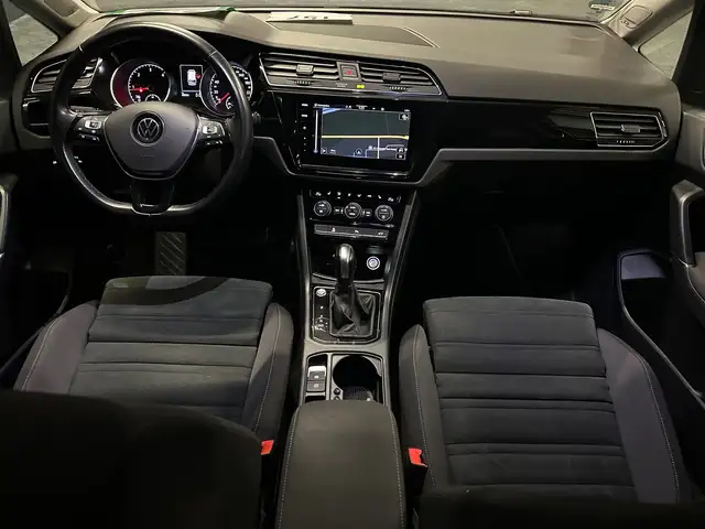 Volkswagen Touran view 10