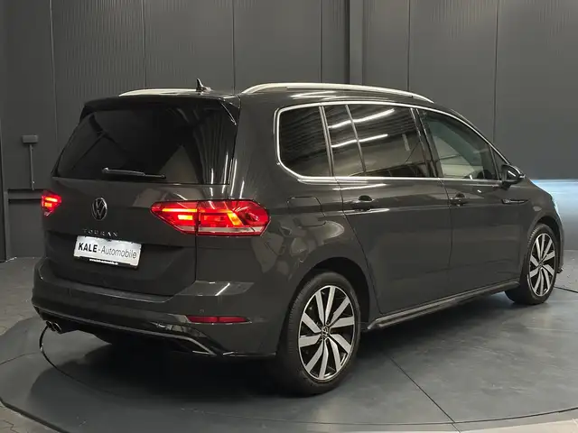 Volkswagen Touran view 5