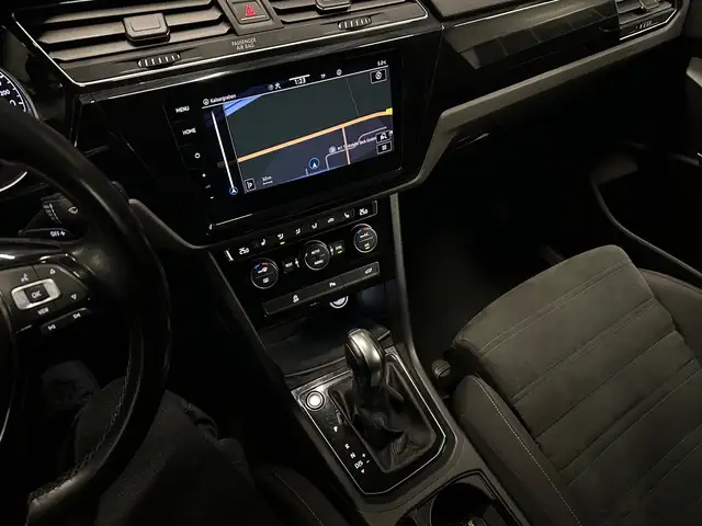 Volkswagen Touran view 18