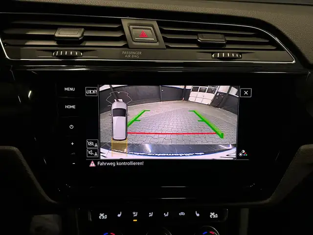 Volkswagen Touran view 20