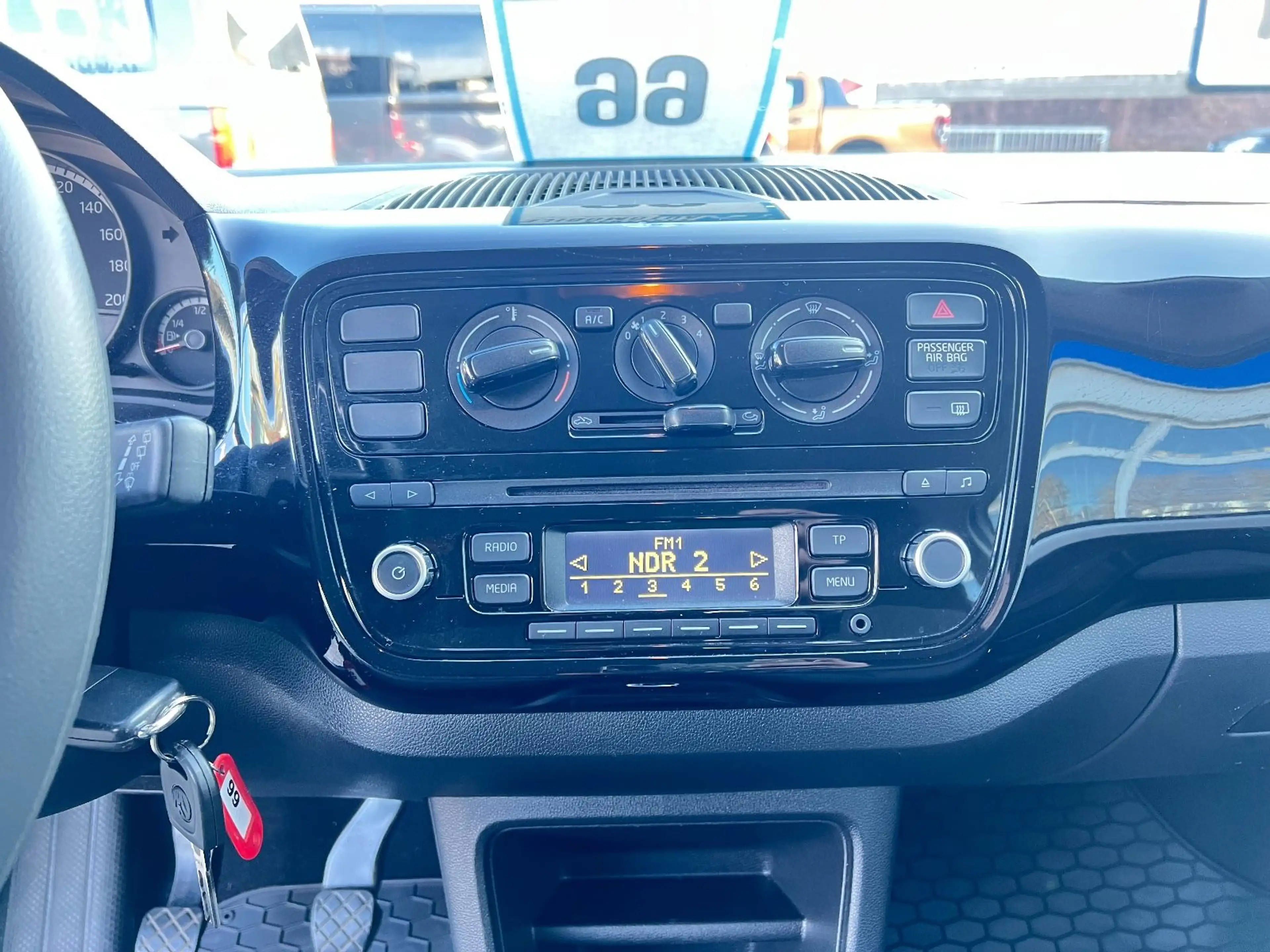 Volkswagen up! move up! — photo 11