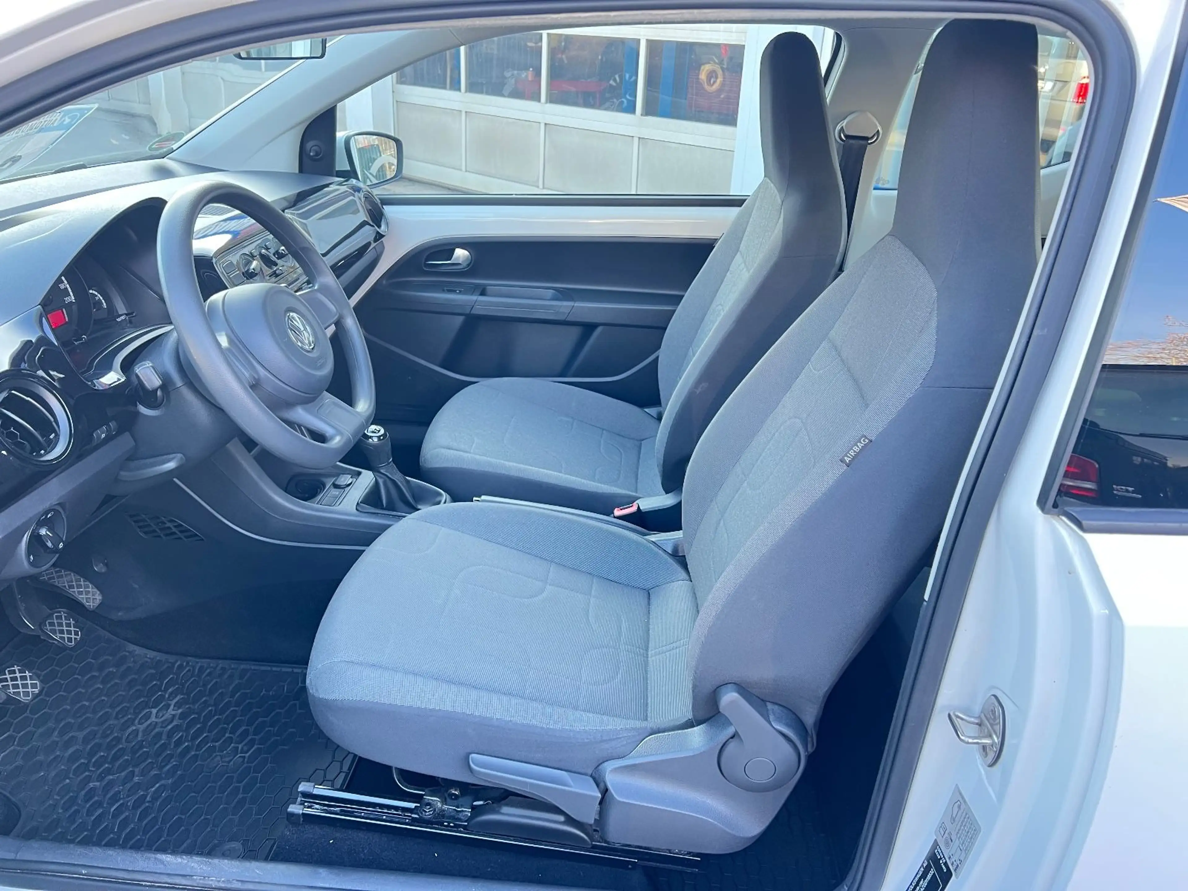 Volkswagen up! move up! — photo 8
