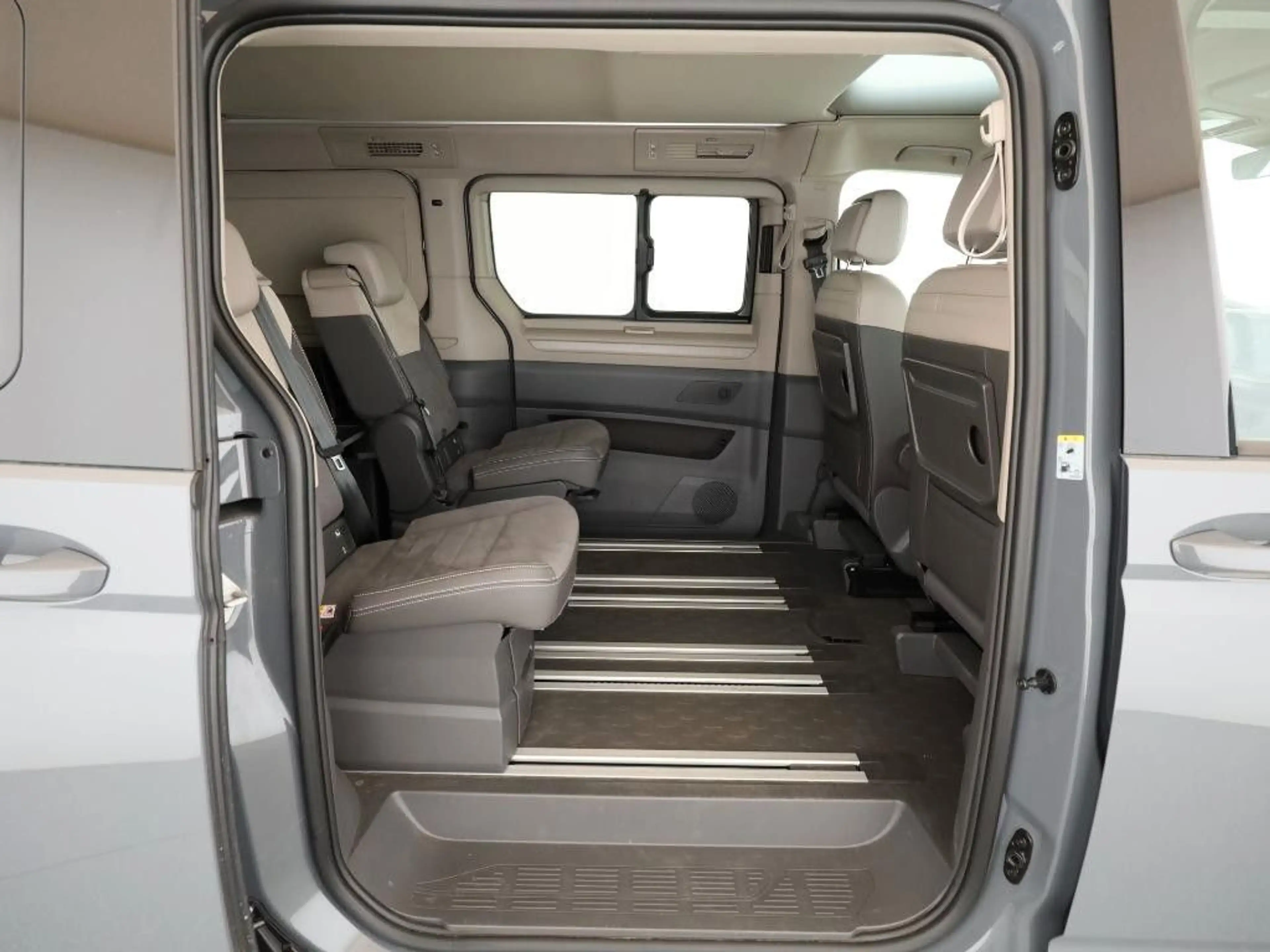 Volkswagen T7 California Beach Tour eHybrid 4M ACC AHK HUD — photo 6