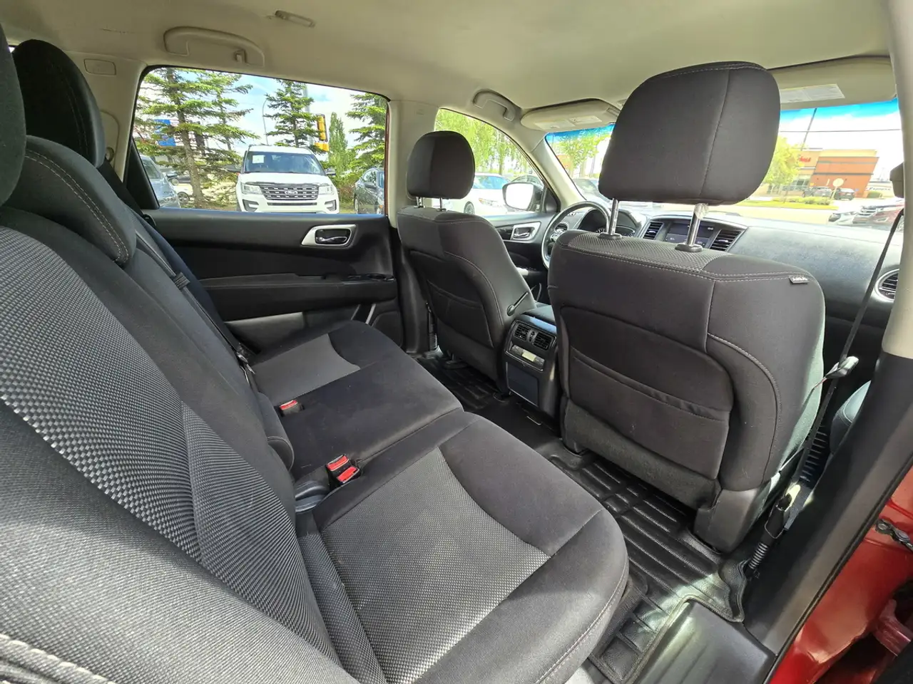 Nissan Pathfinder photo Nissan Pathfinder