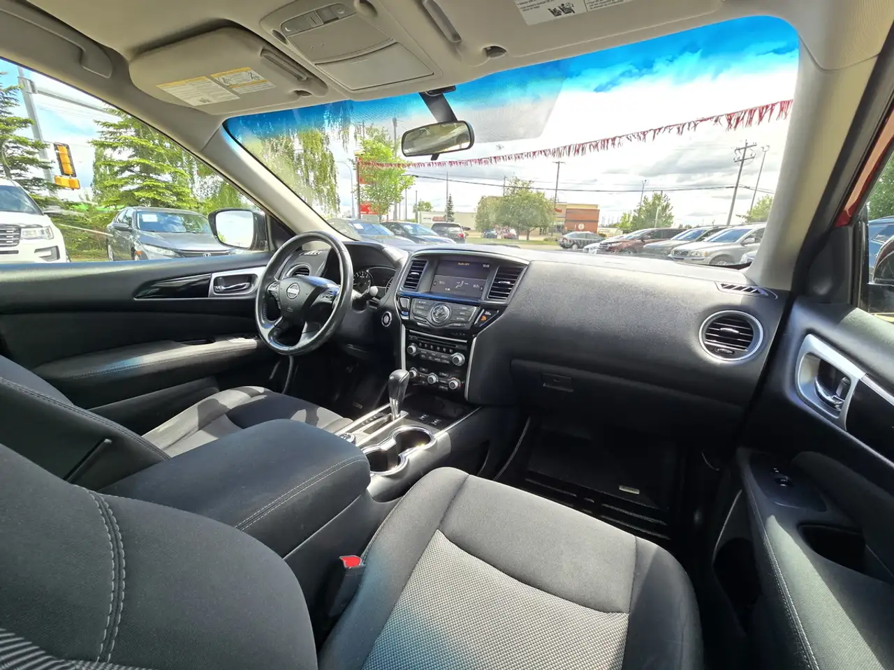 Nissan Pathfinder photo Nissan Pathfinder