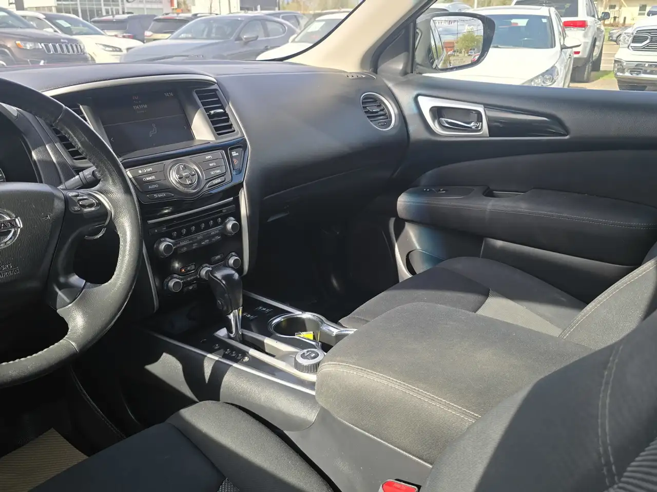 Nissan Pathfinder fotografie Nissan Pathfinder