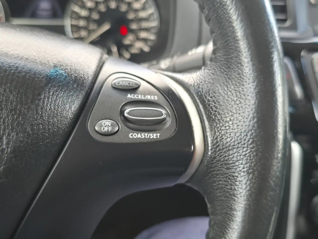 Nissan Pathfinder photo Nissan Pathfinder