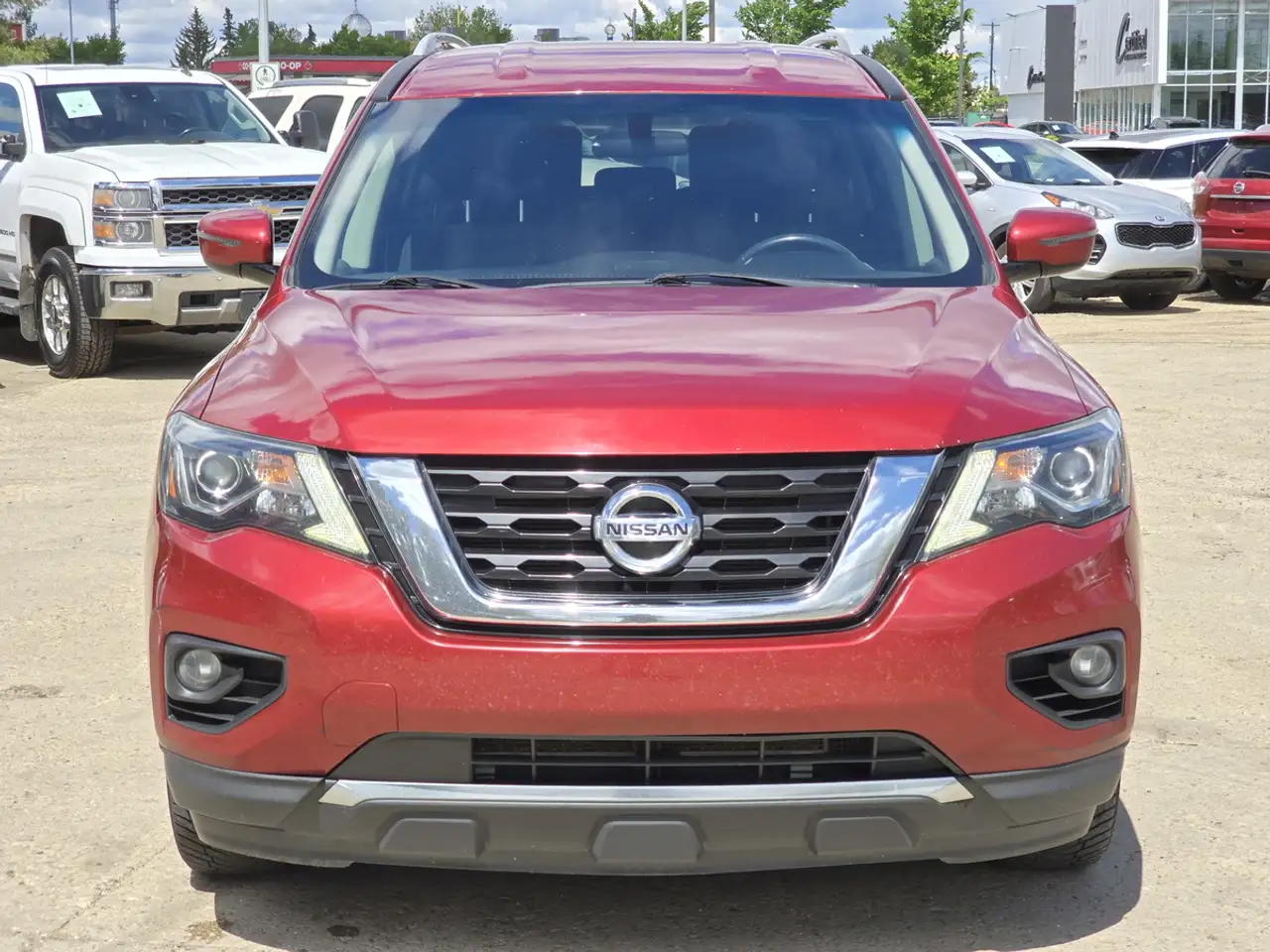 Nissan Pathfinder photo Nissan Pathfinder