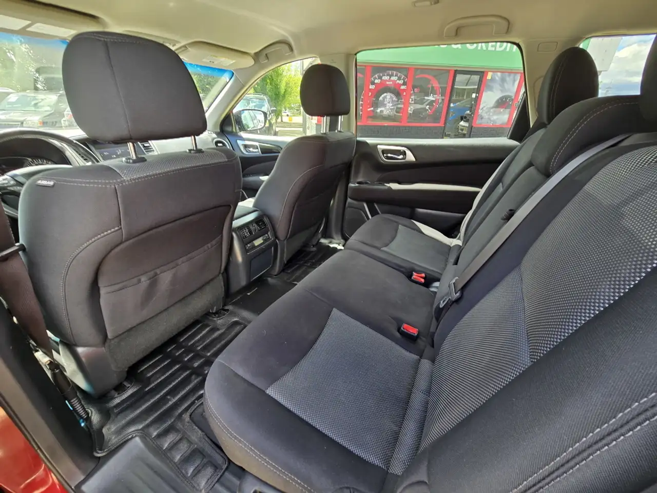 Nissan Pathfinder photo Nissan Pathfinder