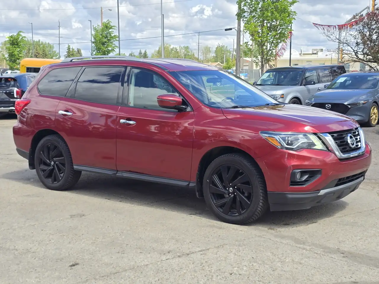 Nissan Pathfinder photo Nissan Pathfinder
