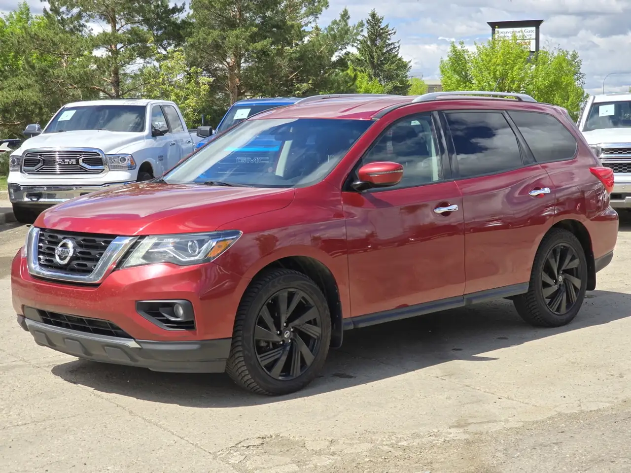 Nissan Pathfinder photo Nissan Pathfinder