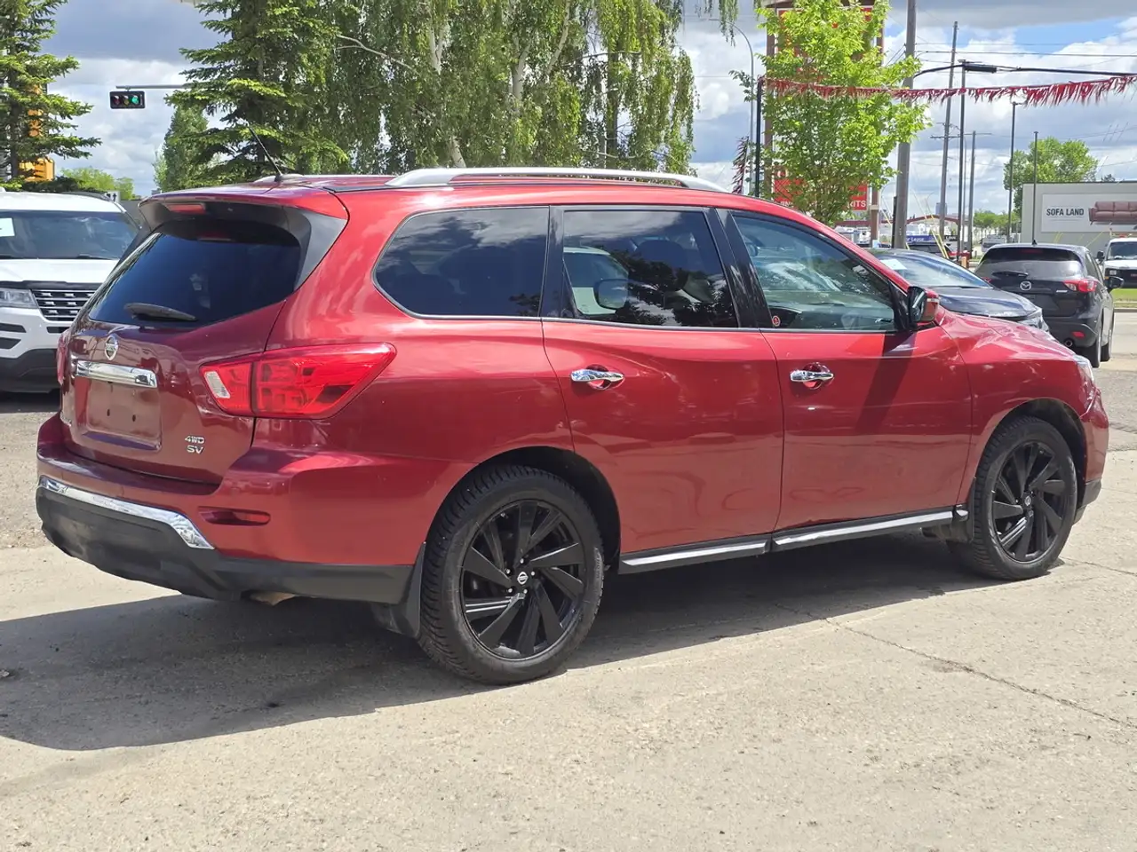 Nissan Pathfinder photo Nissan Pathfinder