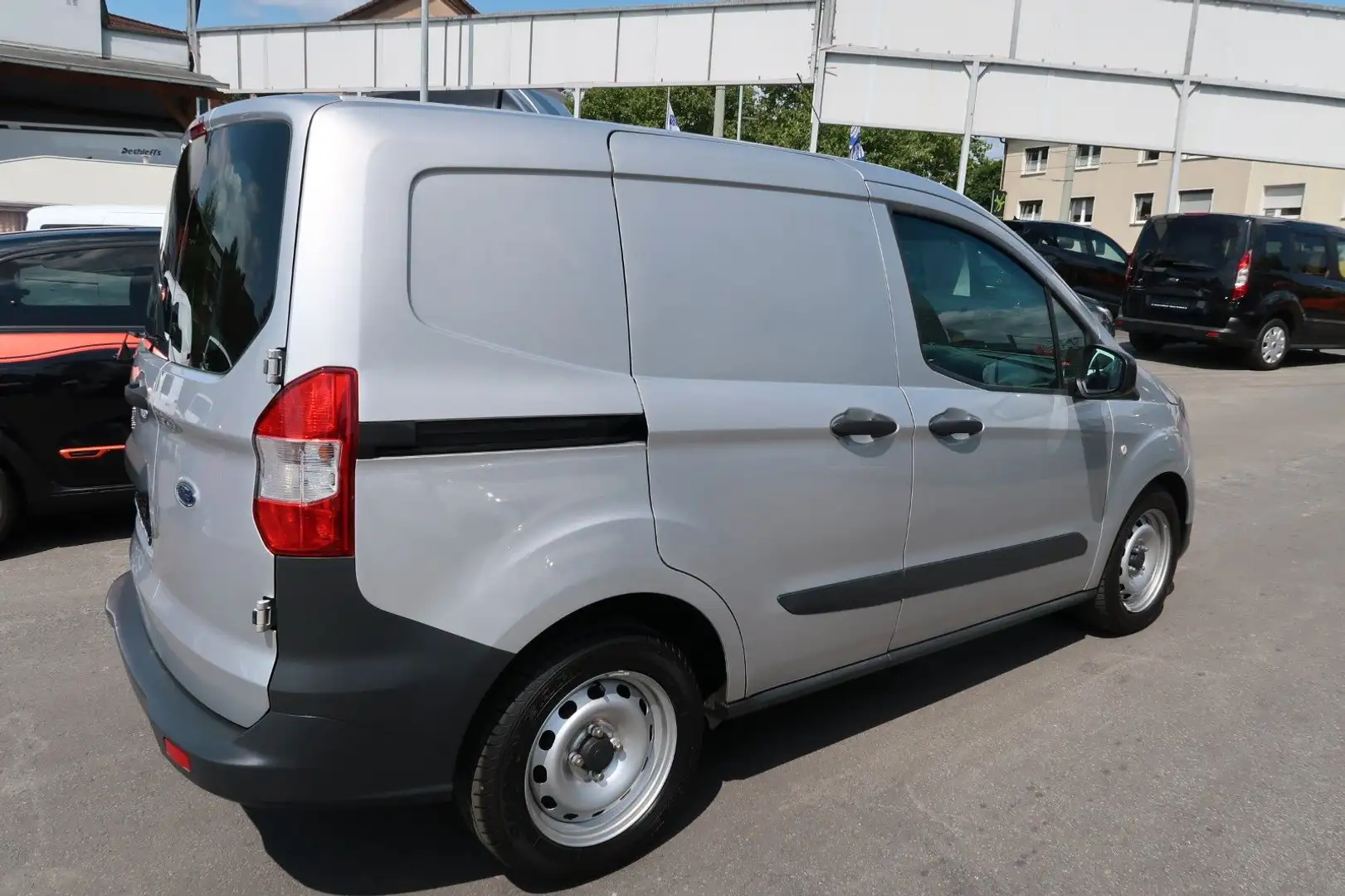 Ford Transit Courier # erst 11.000 km # Benziner Argento - 2
