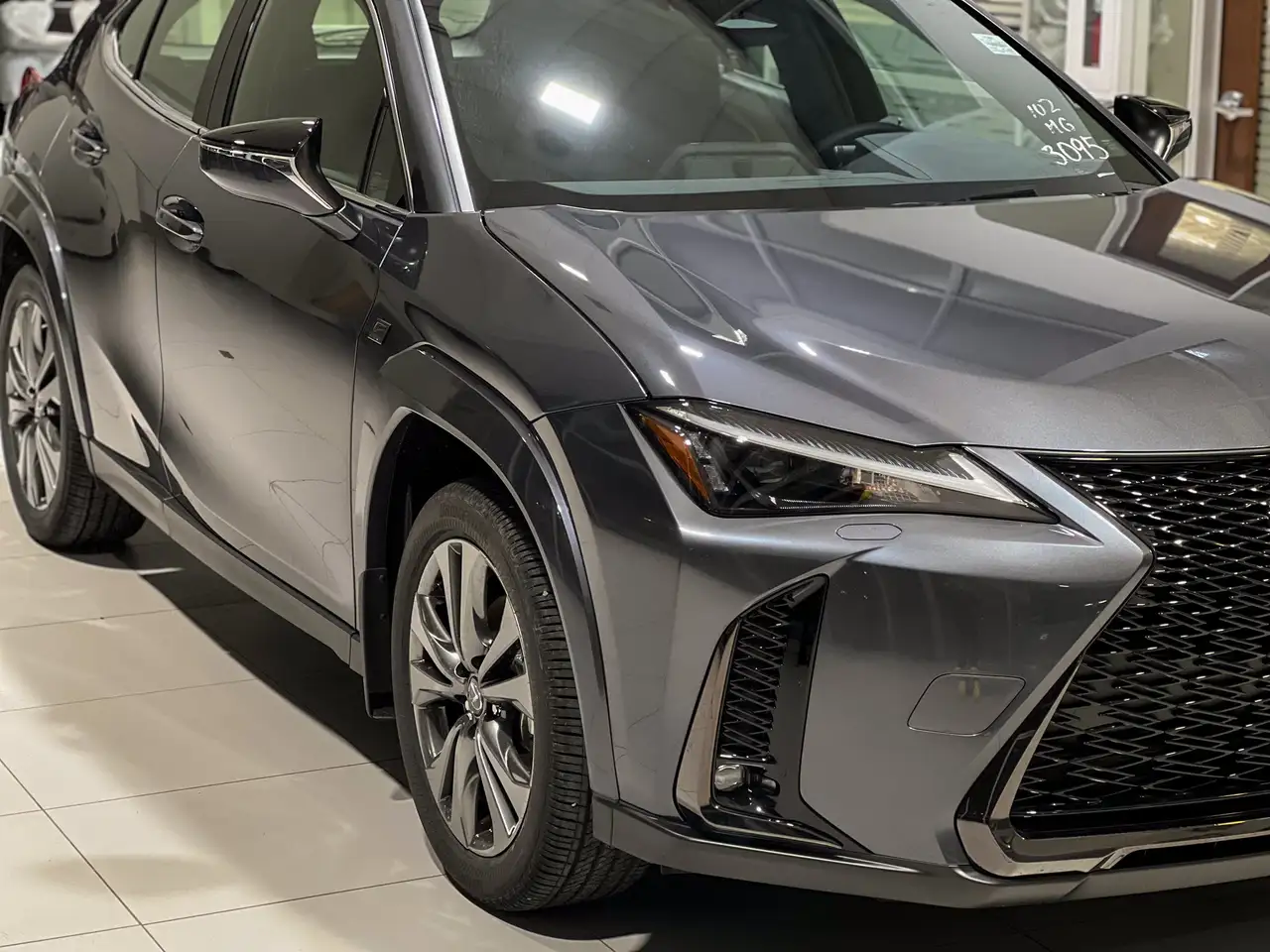 Lexus UX снимка Lexus UX