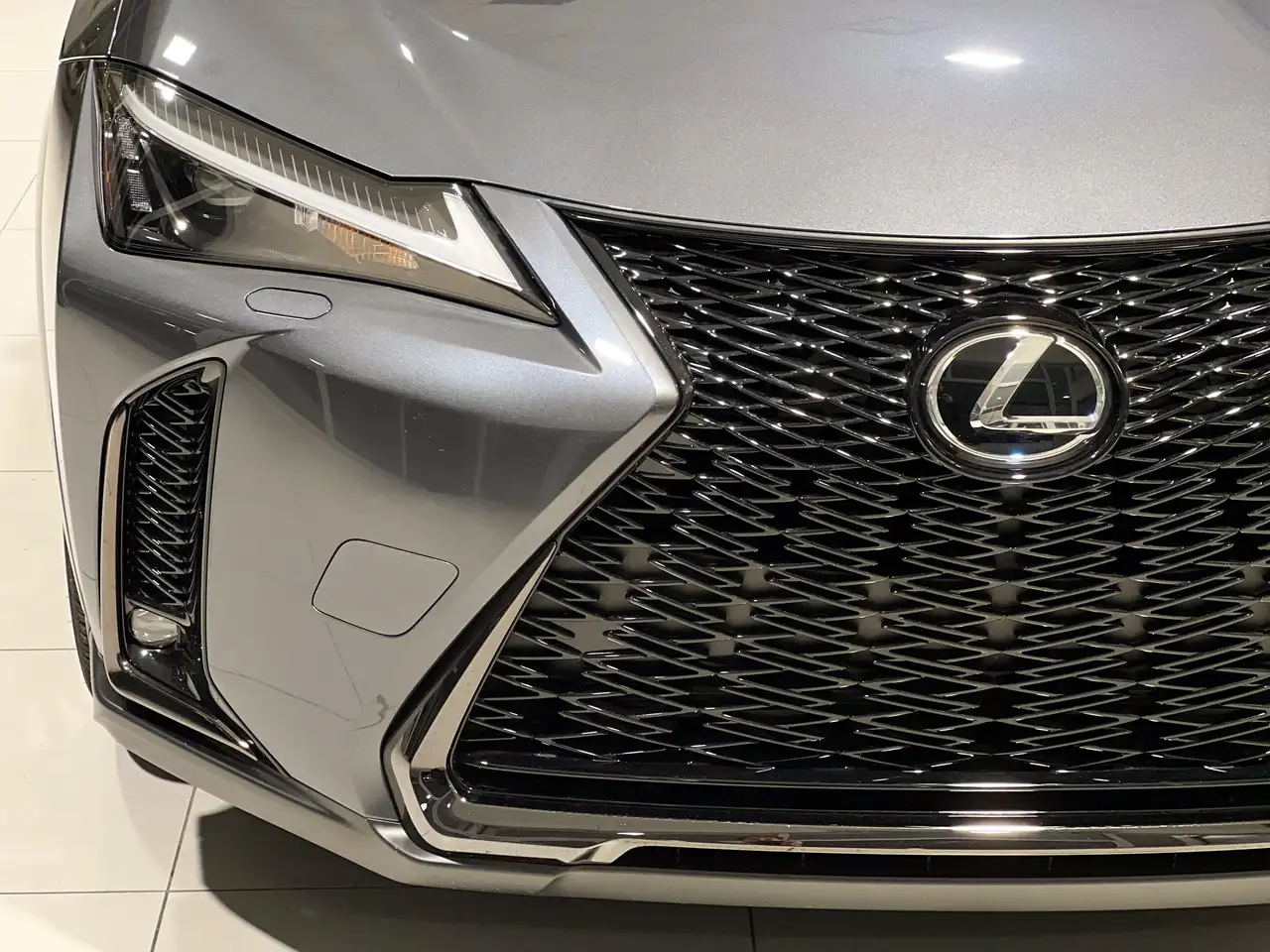 Lexus UX снимка Lexus UX