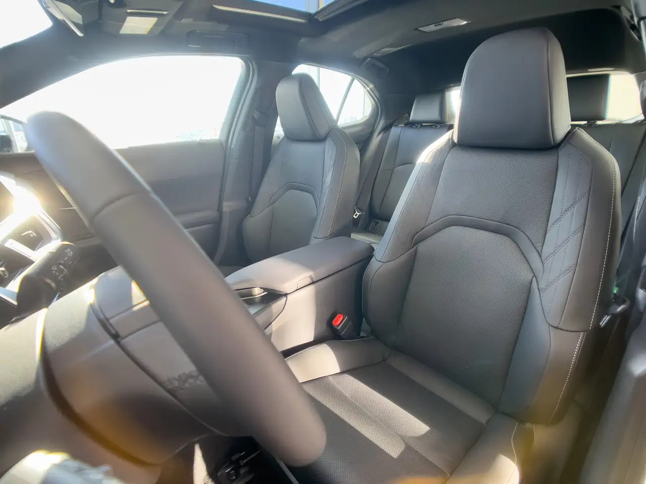 Lexus UX снимка Lexus UX