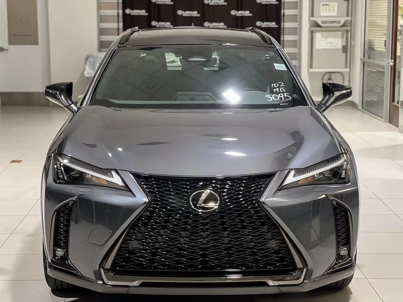 Lexus UX снимка Lexus UX