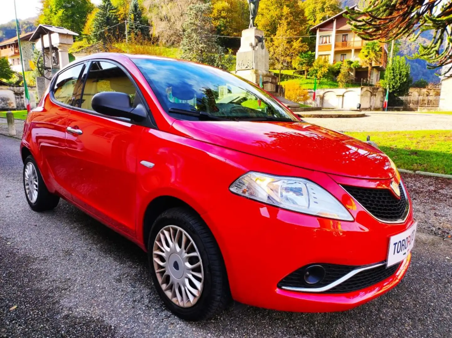 Lancia Ypsilon 0.9 TwinAir 85 CV 5 porte S&S DFN Silver Rouge - 1