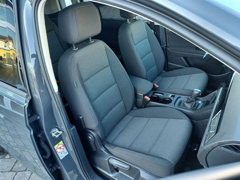 Volkswagen Touran Comfortline 7S ACC DCPro Kgo Pano AHK Sth — photo 8