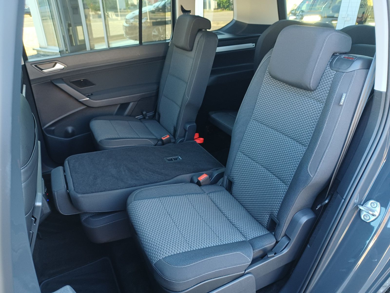 Volkswagen Touran Comfortline 7S ACC DCPro Kgo Pano AHK Sth — photo 13