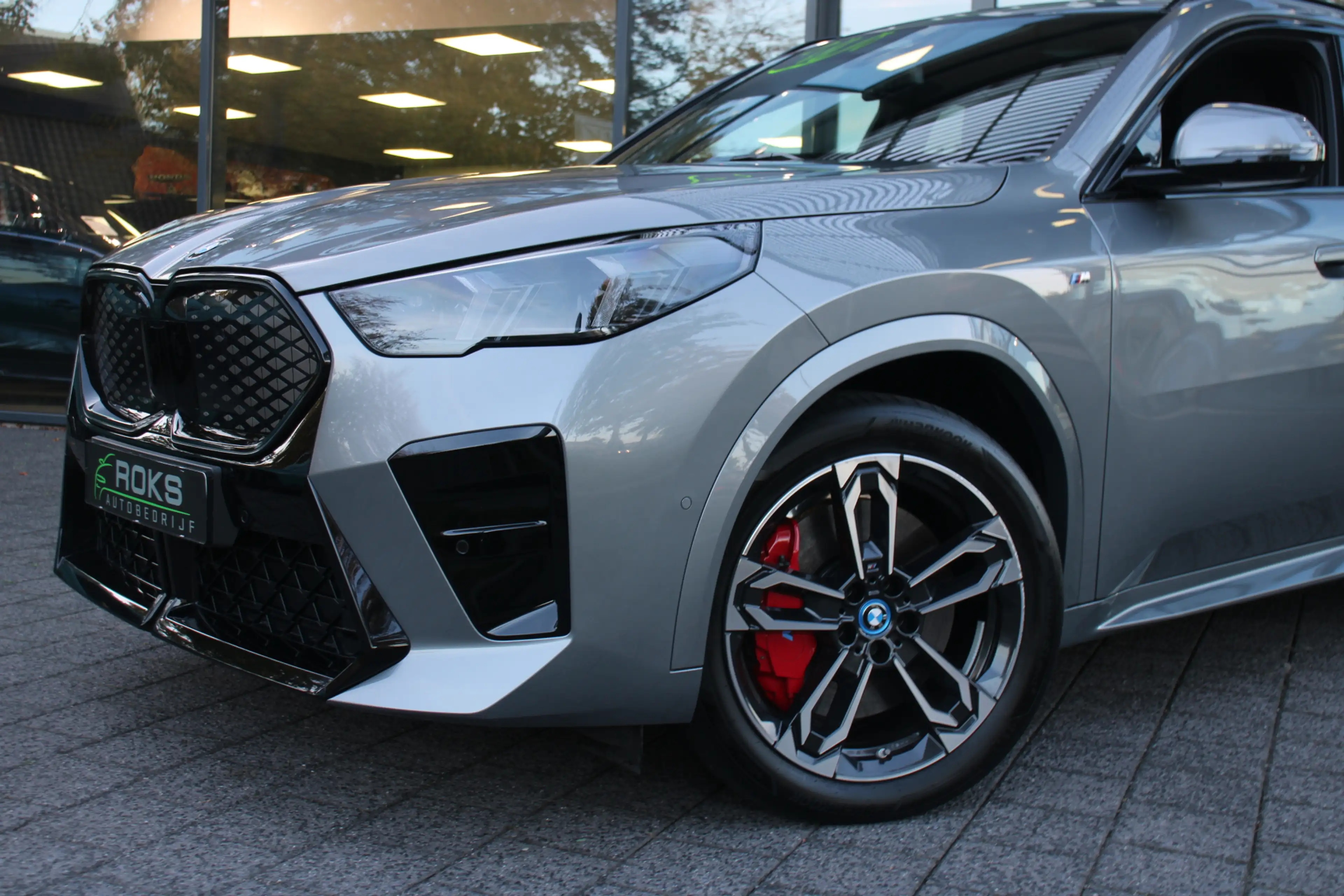 BMW iX2 eDrive20 67 kWh M Sport Pro Edition Shadowline/360 — photo 9