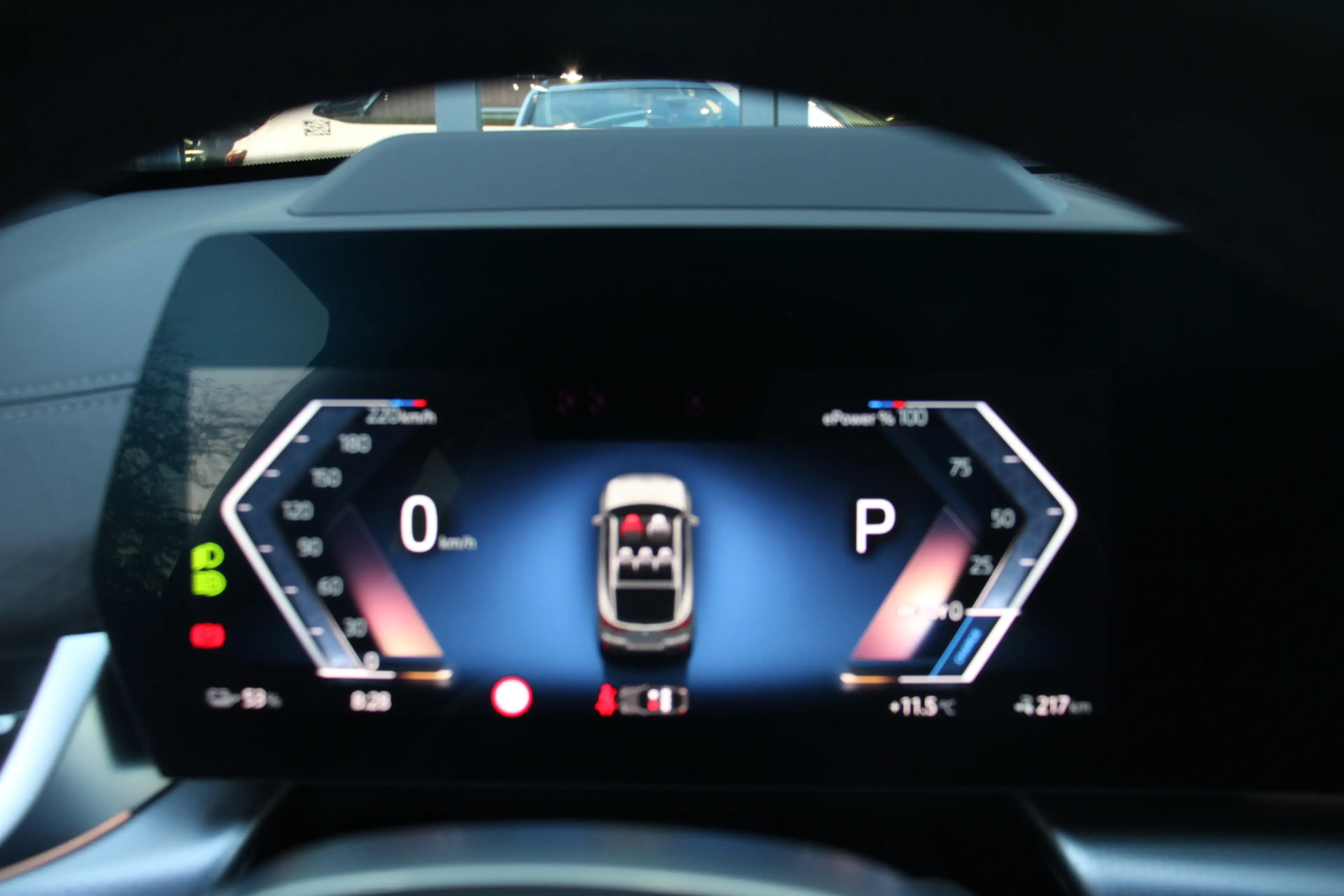 BMW iX2 eDrive20 67 kWh M Sport Pro Edition Shadowline/360 — photo 12